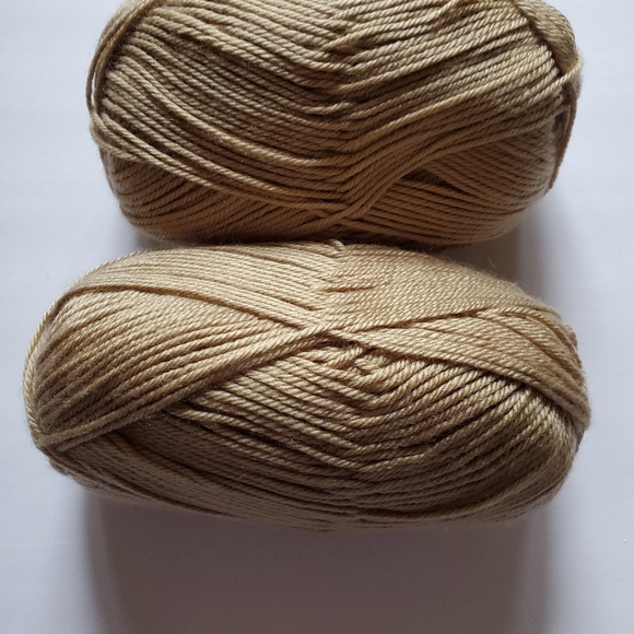 6 skeins Red Heart Soft yarn in color wheat - Picture 2 of 3